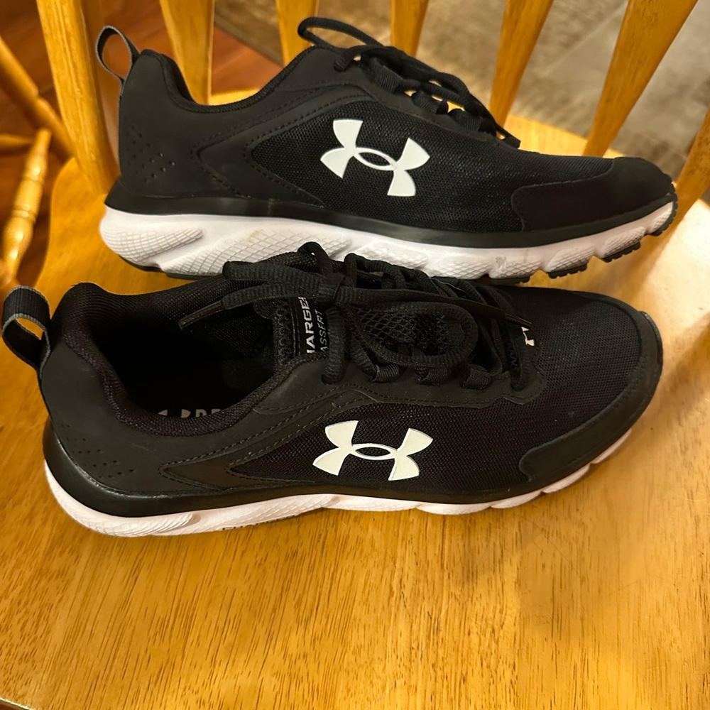 Under Armour charged assert Black Athletic Shoes